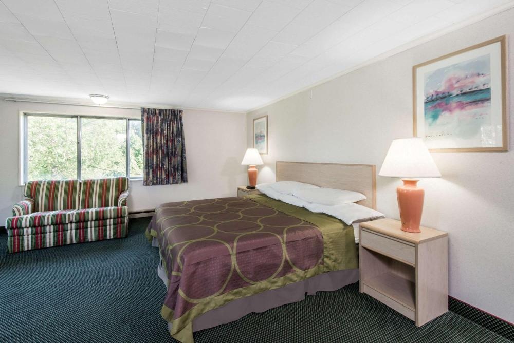 Super 8 by Wyndham W Yarmouth Hyannis/Cape Cod